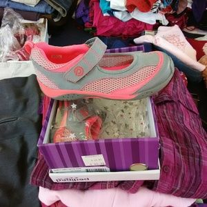 Size 1.5 to 2  pediped girls shoes